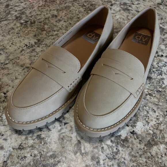 dv By Dolce Vita Women's Classic Penny Loafer/Lug Sole Block Heel Size6.5 - Picture 5 of 8
